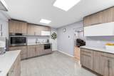 12 Kew Road - Photo 13
