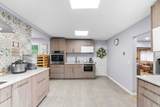 12 Kew Road - Photo 14