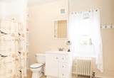 996 Dwight St - Photo 10