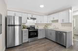 472 Essex Street - Photo 5