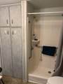 4 Center - Photo 11