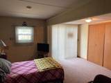 4 Center - Photo 9