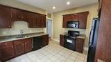 437 Winthrop St - Photo 3