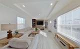 165 Newbury - Photo 4