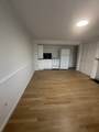313 Essex St - Photo 11