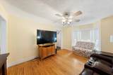 28 Everett St - Photo 3