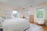1010 Centre St - Photo 10