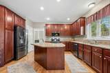 320 Lincoln Circle - Photo 11