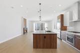 407 E 7th St - Photo 24