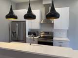 60 Cross St E - Photo 6