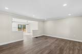 989 Bay Street - Photo 15