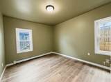 579 Bay St - Photo 11