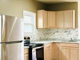 579 Bay St - Photo 3