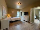 579 Bay St - Photo 6