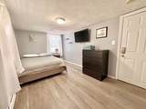 285 Roxbury St - Photo 12