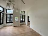 70E Beacon St - Photo 3