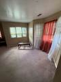 70 Saint James - Photo 6