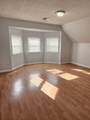 806 Warren Ave - Photo 2