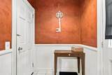 61 Lowell St - Photo 2