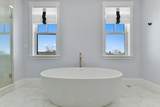 32 Pearl - Photo 16