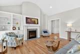 242 Brainard - Photo 12