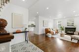 9 Robbins St - Photo 1