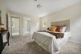 1030 Oak St - Photo 15