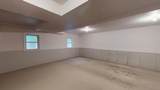 660 Thacher - Photo 32