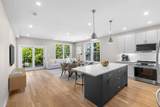 40 Waverly - Photo 2