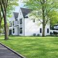 544 Saw Mill Brook Parkway - Photo 2