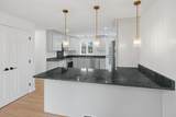 38 Colonial - Photo 7