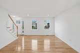 38 Colonial - Photo 10