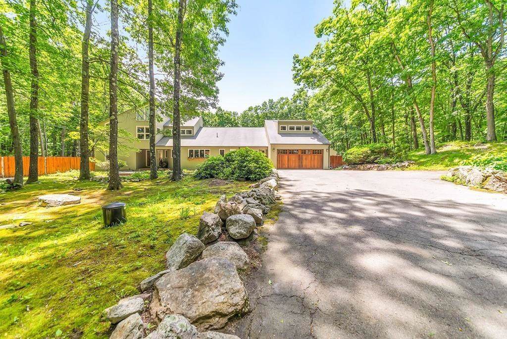 42 Stonewall Dr - Photo 1
