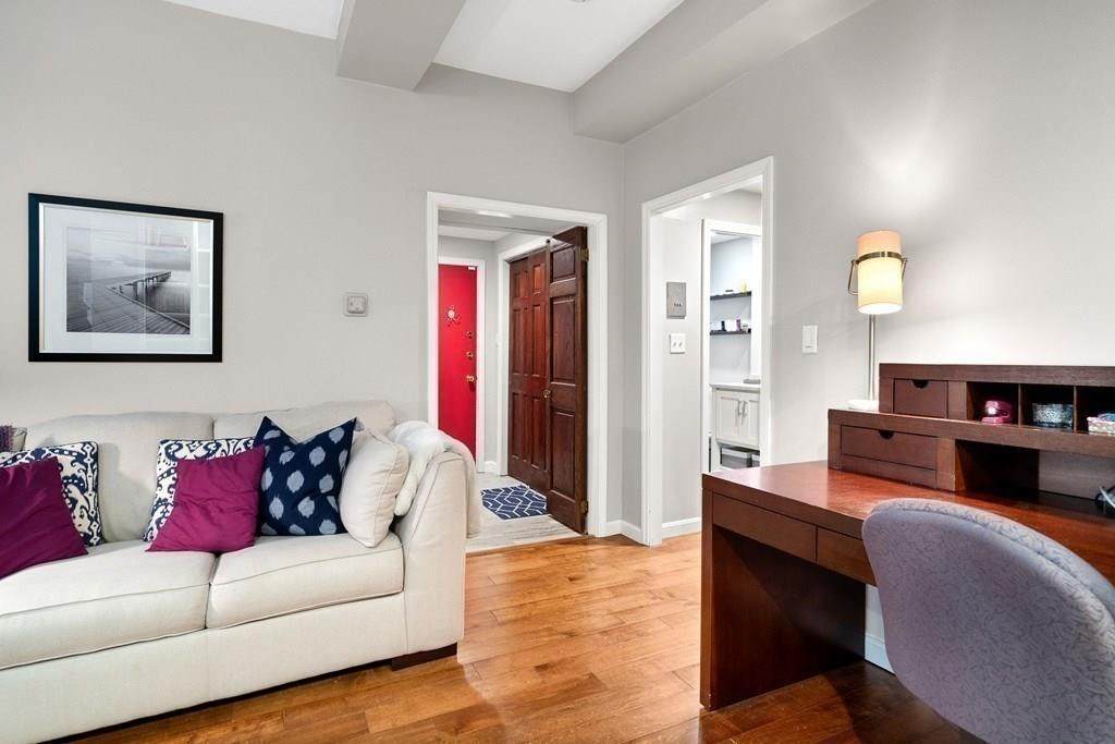 40 Saint Botolph St - Photo 1