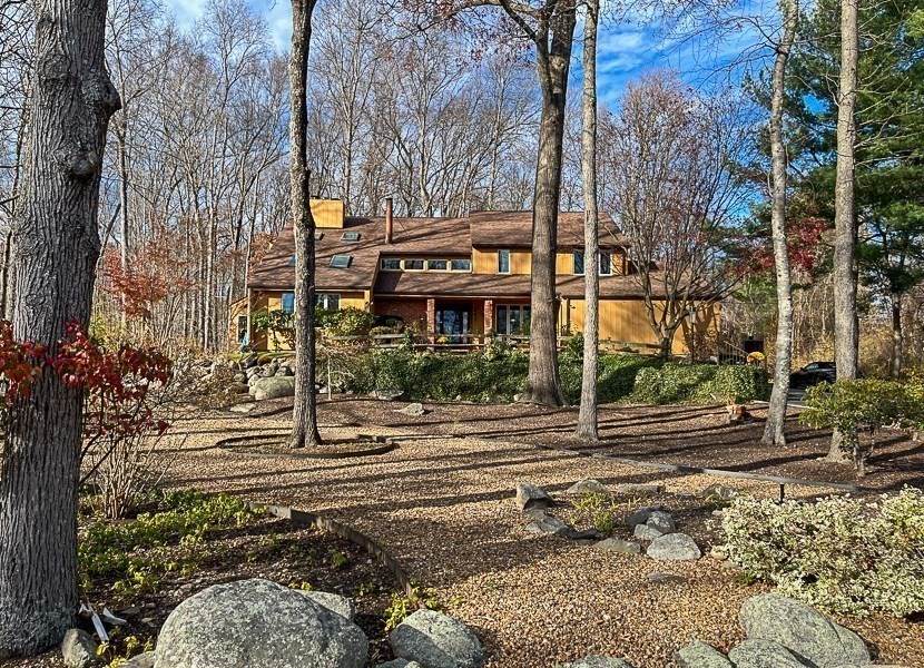 243 Spring Street - Photo 1