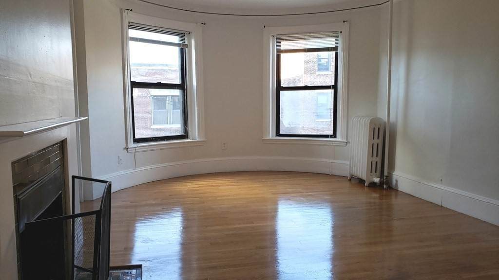 924 Beacon Street - Photo 1