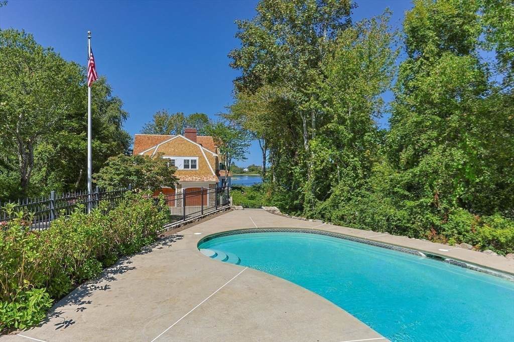 4390 Main - Photo 1