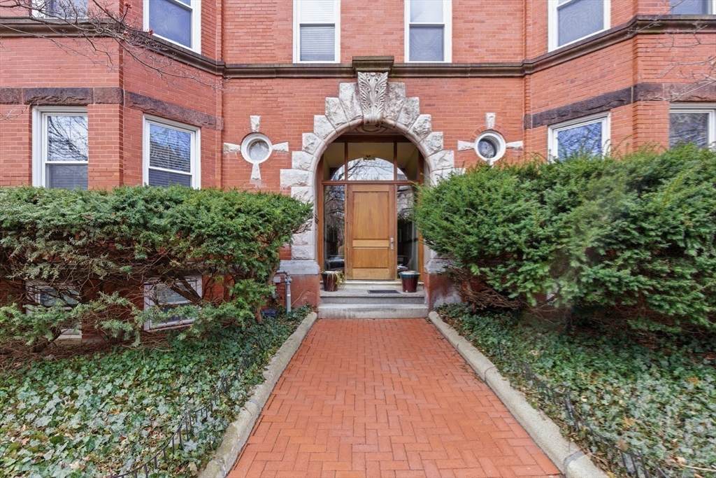 18 Centre St - Photo 1