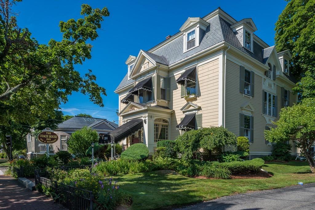 284 Lafayette St - Photo 1