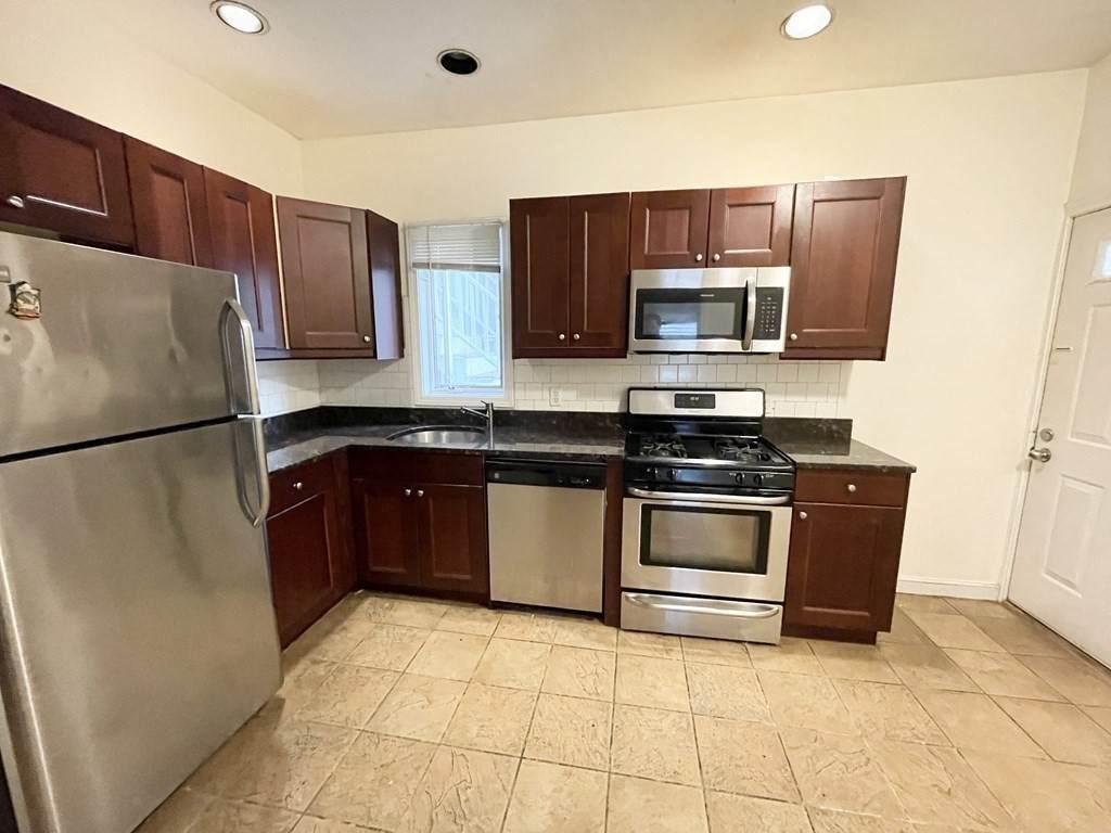 7 Iroquois - Photo 1