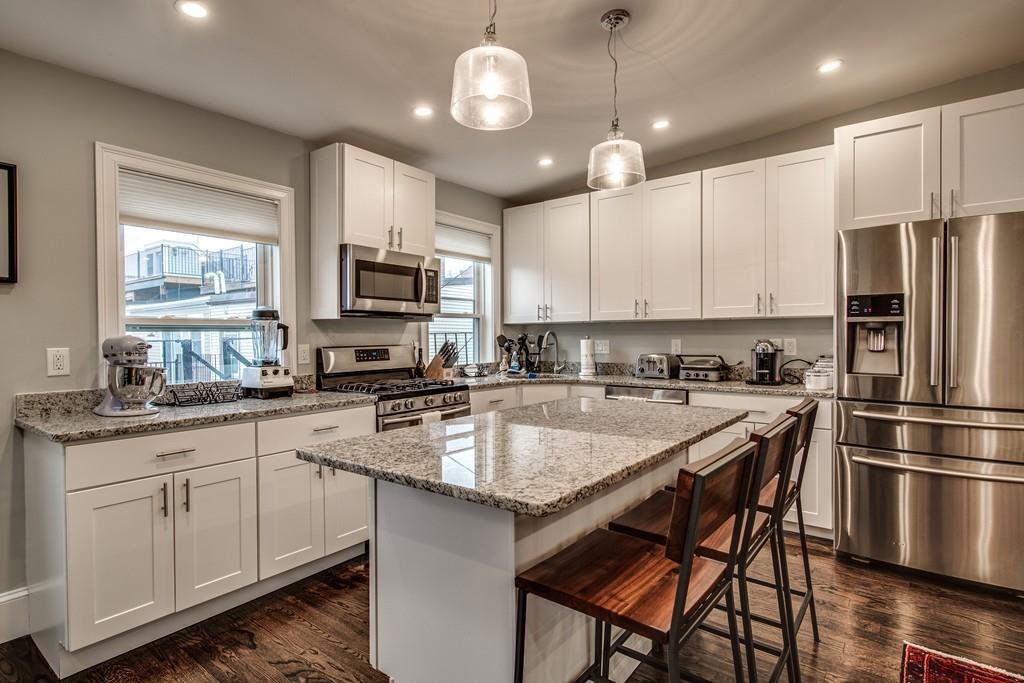 121 M Street - Photo 1