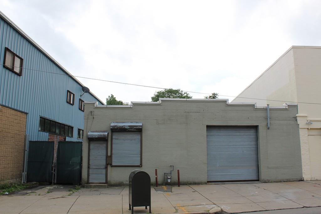 257 Quincy St - Photo 1