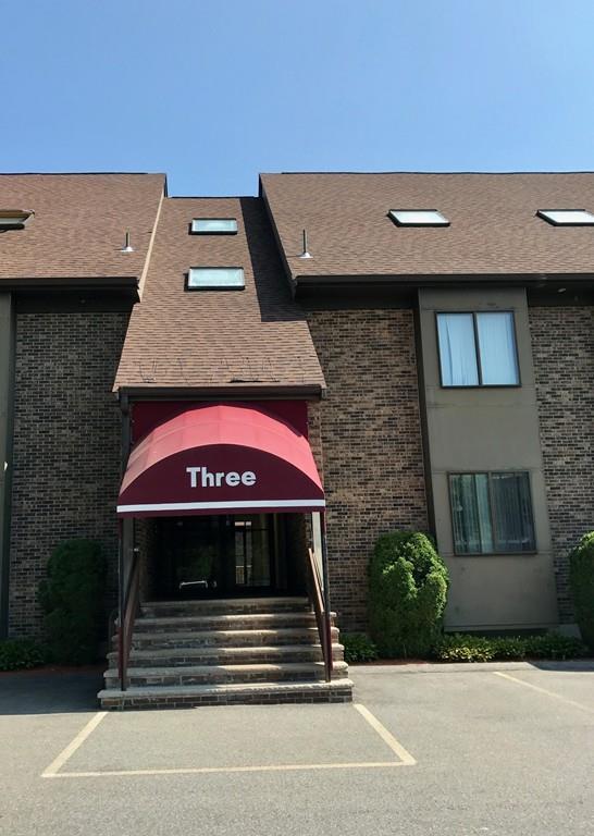 3 Cabot Pl - Photo 1