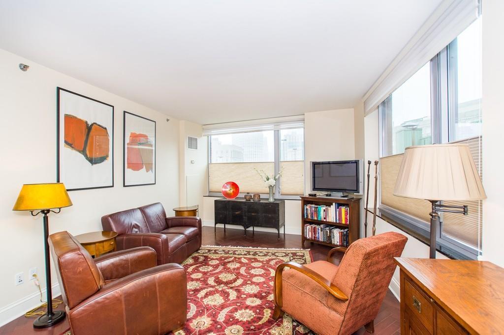1 Charles St S - Photo 1