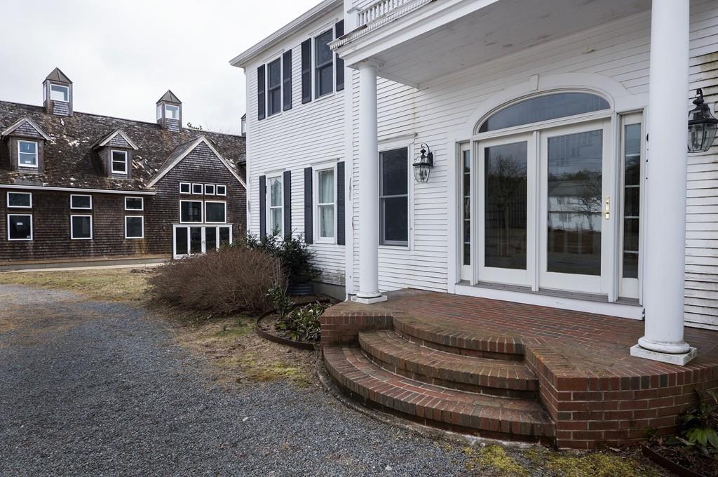 619 Main - Photo 1