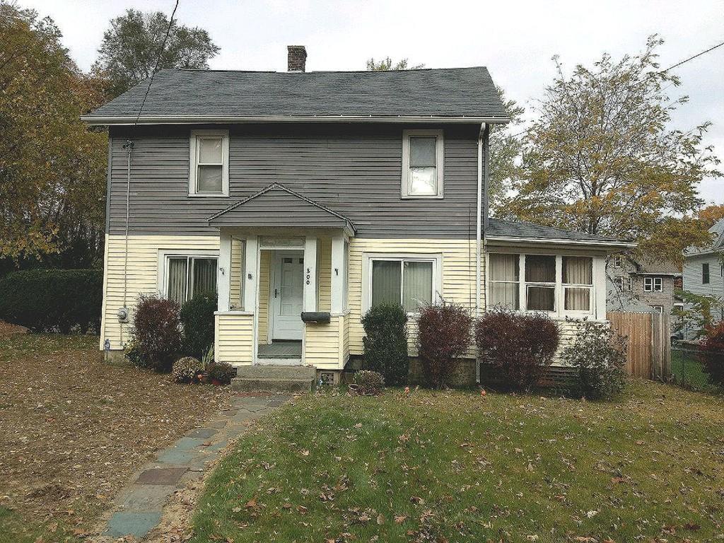 300 Kings Hwy - Photo 1