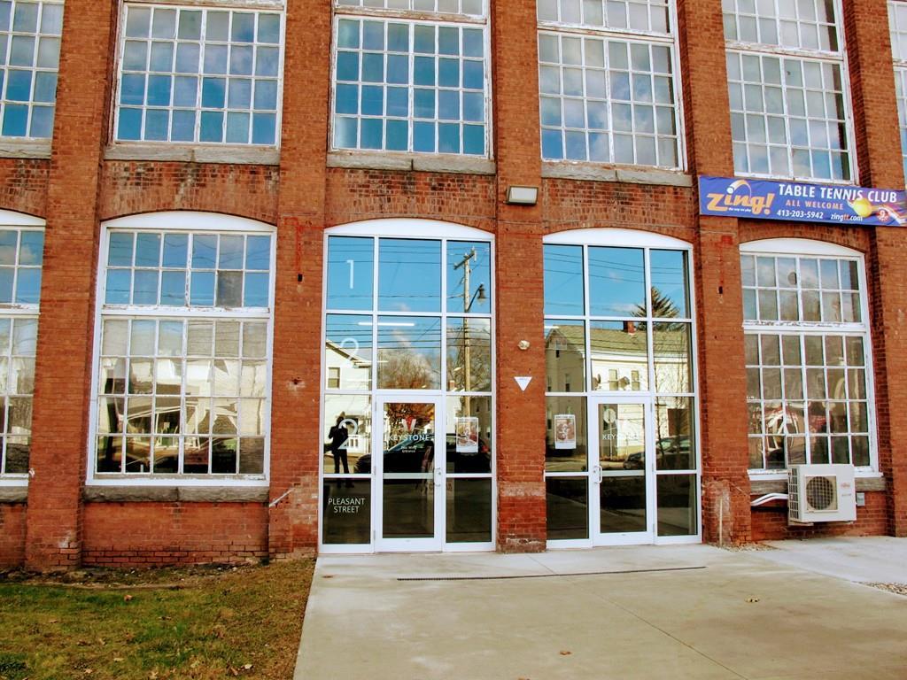 122 Pleasant St - Photo 1