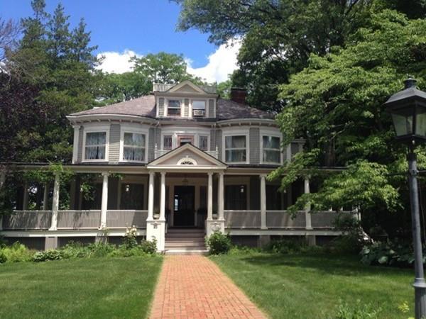 25 Hunnewell Ave. - Photo 1