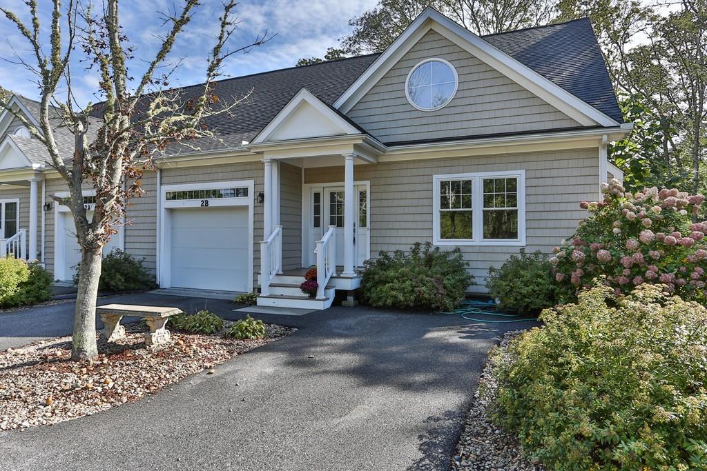 637 Gifford St - Photo 1