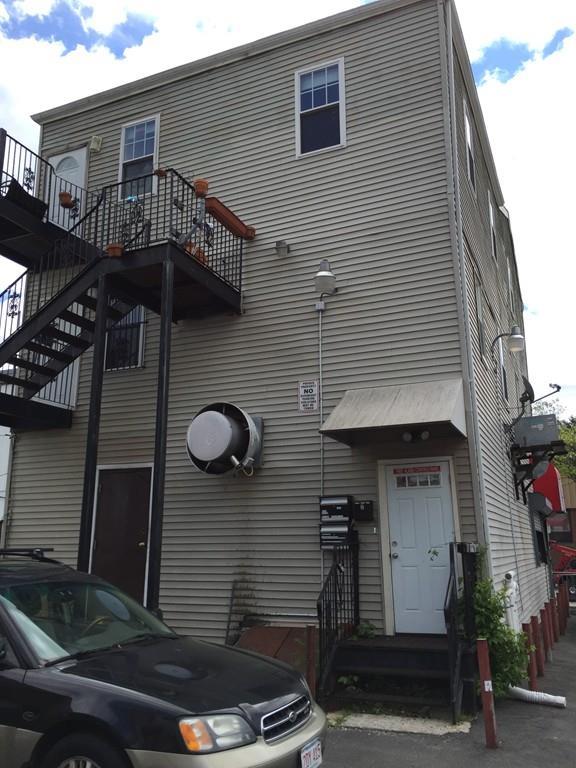3381 Washington St - Photo 1
